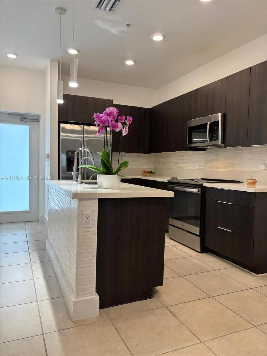 4740 NW 84th Ct #32 Doral, FL 33166