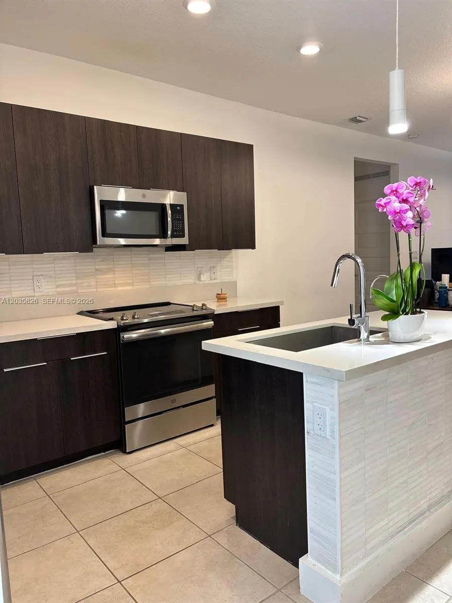 4740 NW 84th Ct #32 Doral, FL 33166