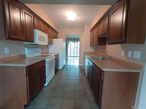 112 Stratford Lane