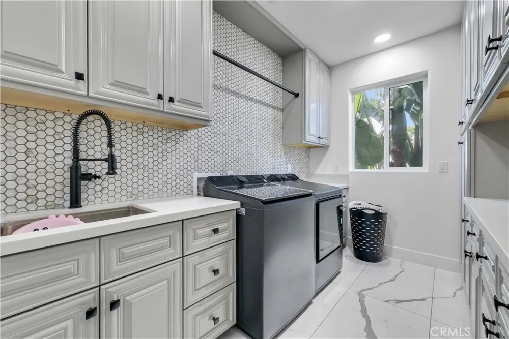 3834 Locust Chino, CA 91710