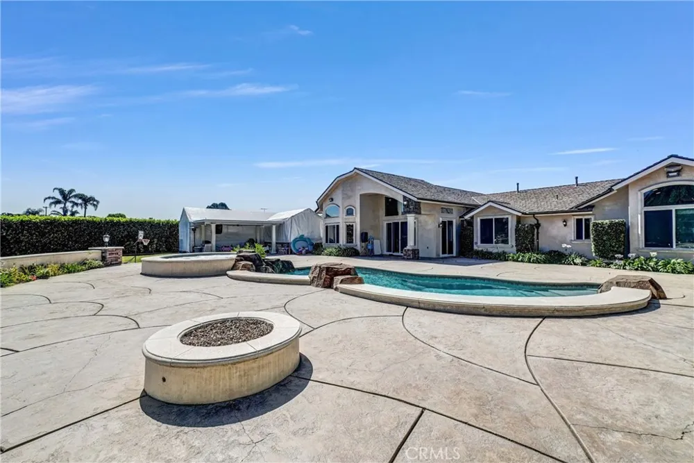 3834 Locust Chino, CA 91710