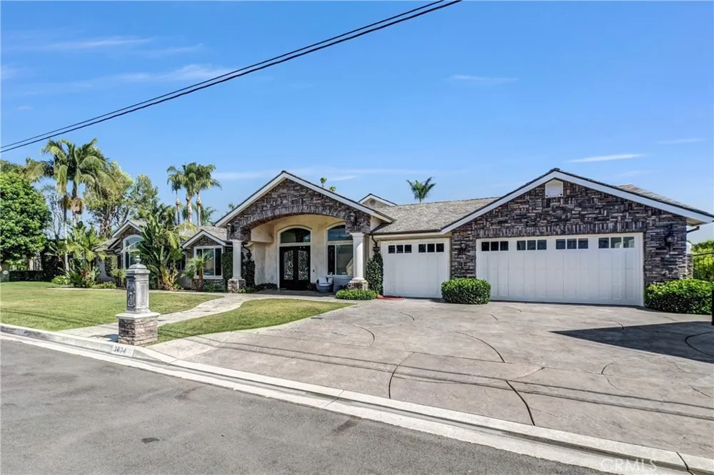 3834 Locust Chino, CA 91710