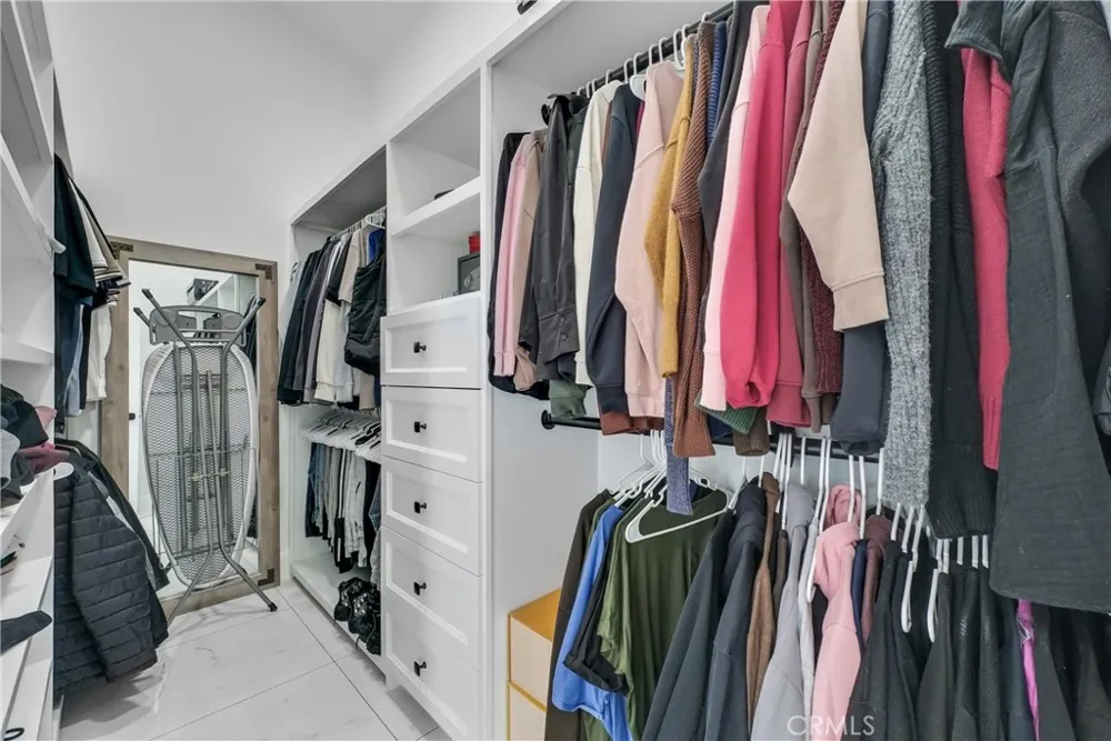3834 Locust Chino, CA 91710