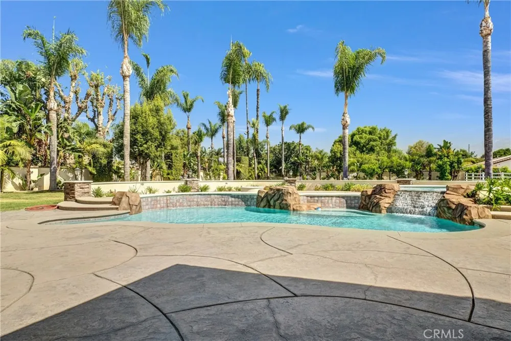 3834 Locust Chino, CA 91710