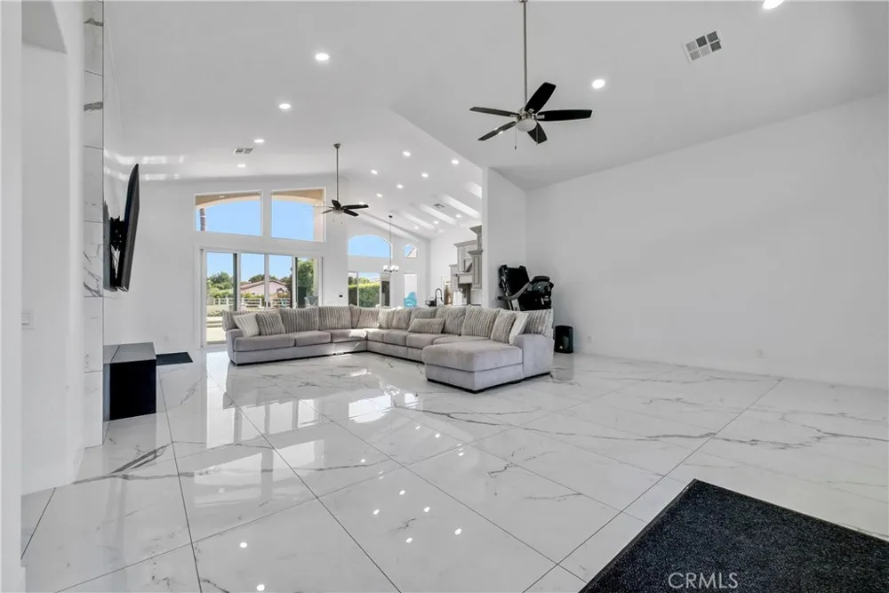3834 Locust Chino, CA 91710