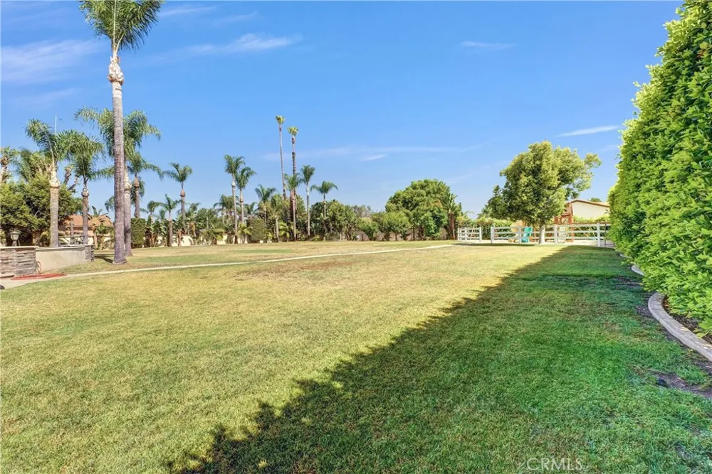 3834 Locust Chino, CA 91710
