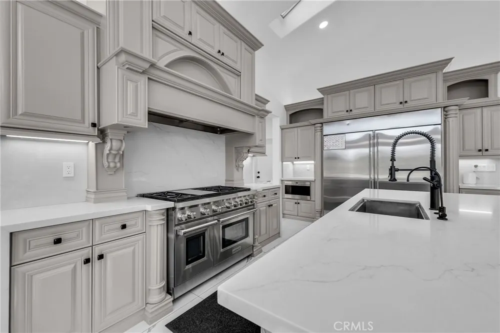 3834 Locust Chino, CA 91710