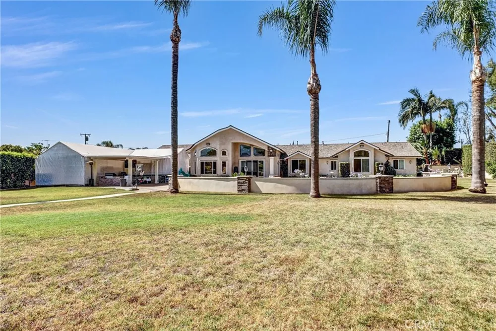 3834 Locust Chino, CA 91710