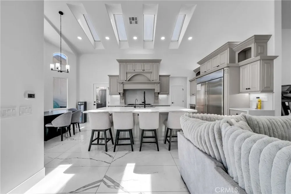 3834 Locust Chino, CA 91710