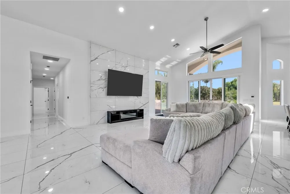 3834 Locust Chino, CA 91710