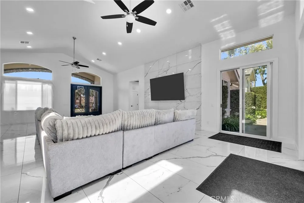 3834 Locust Chino, CA 91710