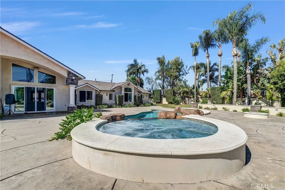 3834 Locust Chino, CA 91710