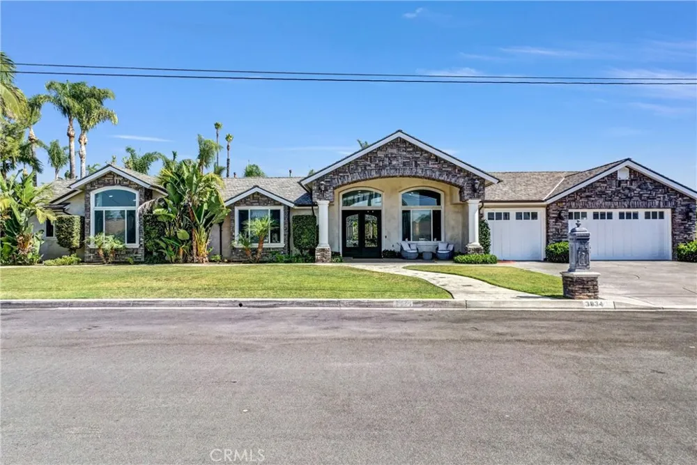 3834 Locust Chino, CA 91710