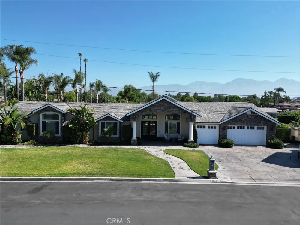 3834 Locust Chino, CA 91710