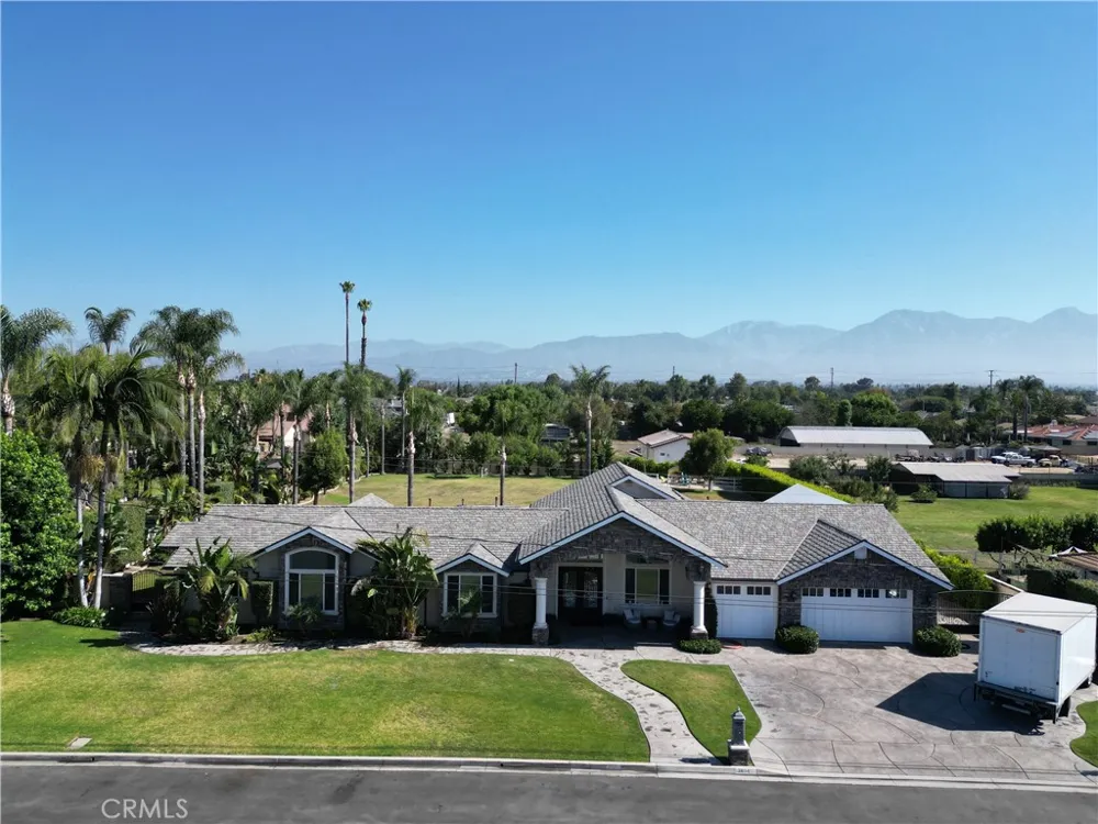 3834 Locust Chino, CA 91710
