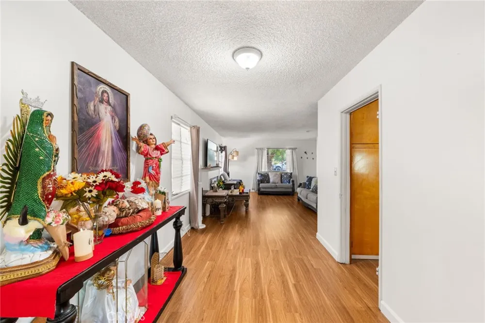 616 E Sixth St Ontario, CA 91764