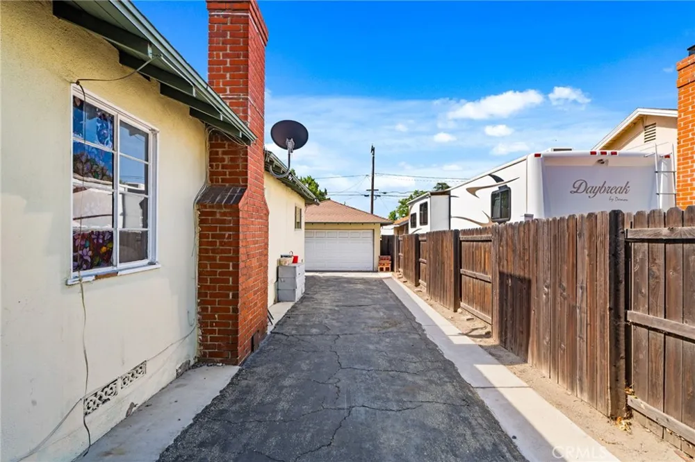 616 E Sixth St Ontario, CA 91764