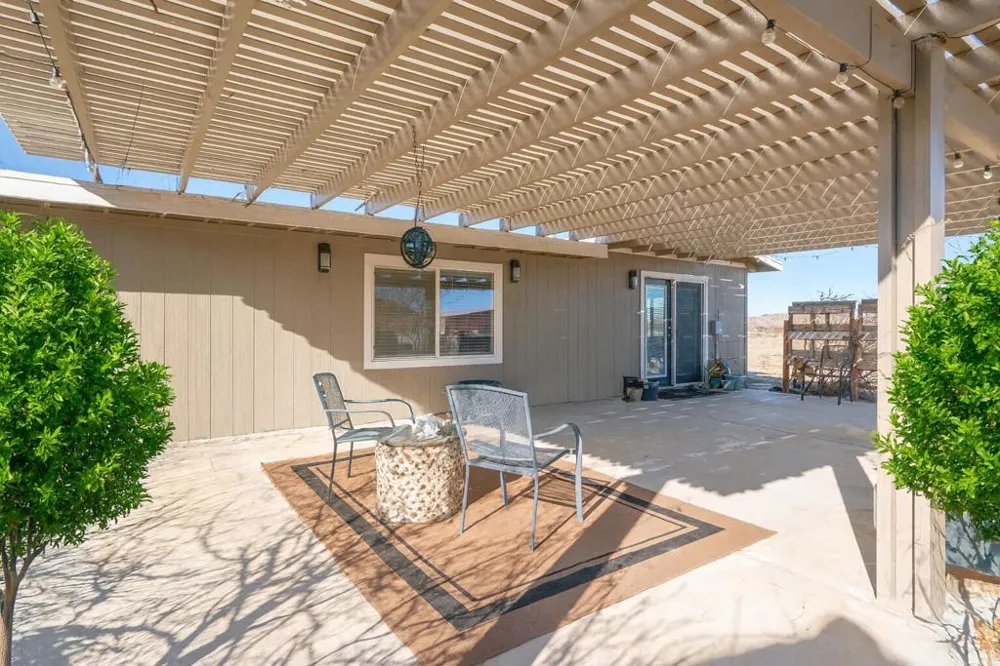 2467 Sand Drive Landers, CA 92285