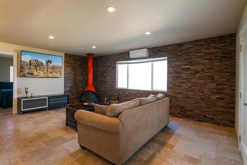 2467 Sand Drive Landers, CA 92285