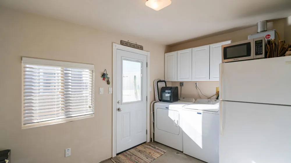 2467 Sand Drive Landers, CA 92285