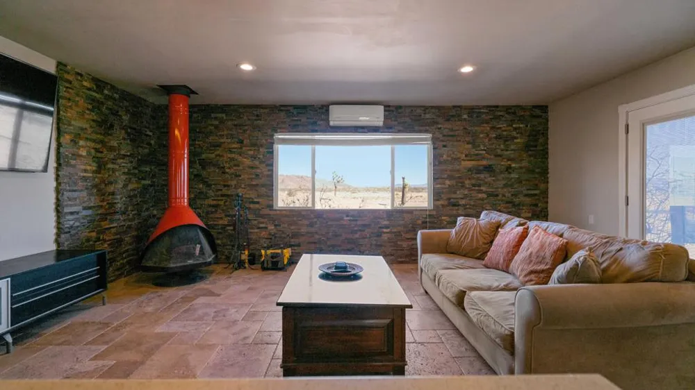 2467 Sand Drive Landers, CA 92285