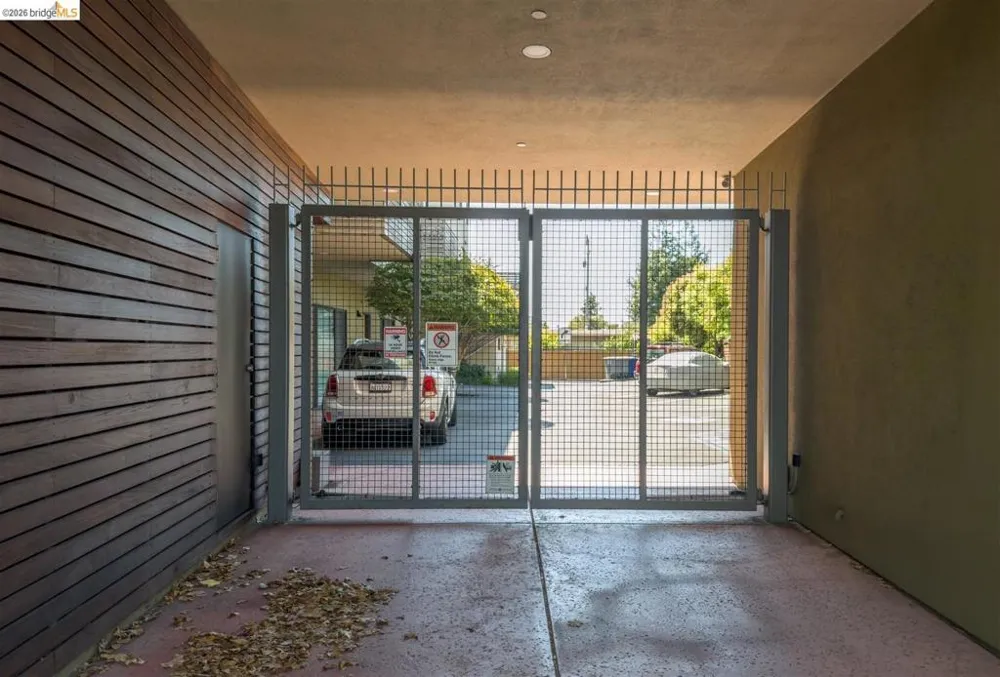 1406 San Pablo Ave #A Berkeley, CA 94702