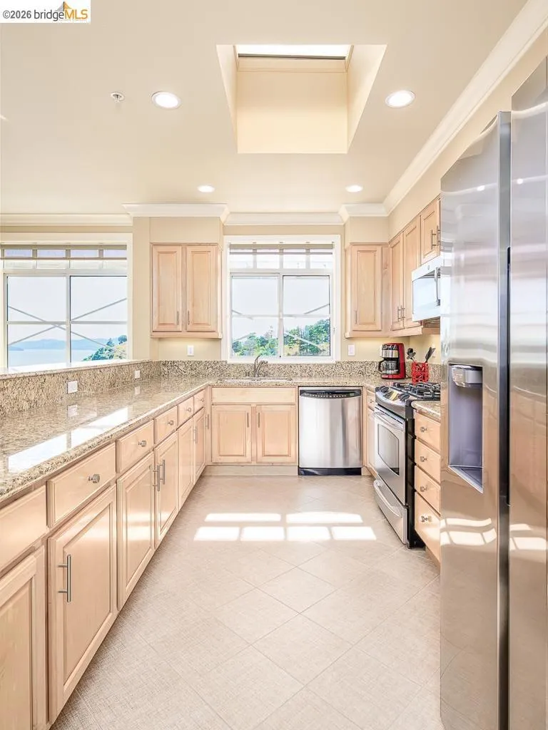 1400 Pinnacle Ct #401 Richmond, CA 94801
