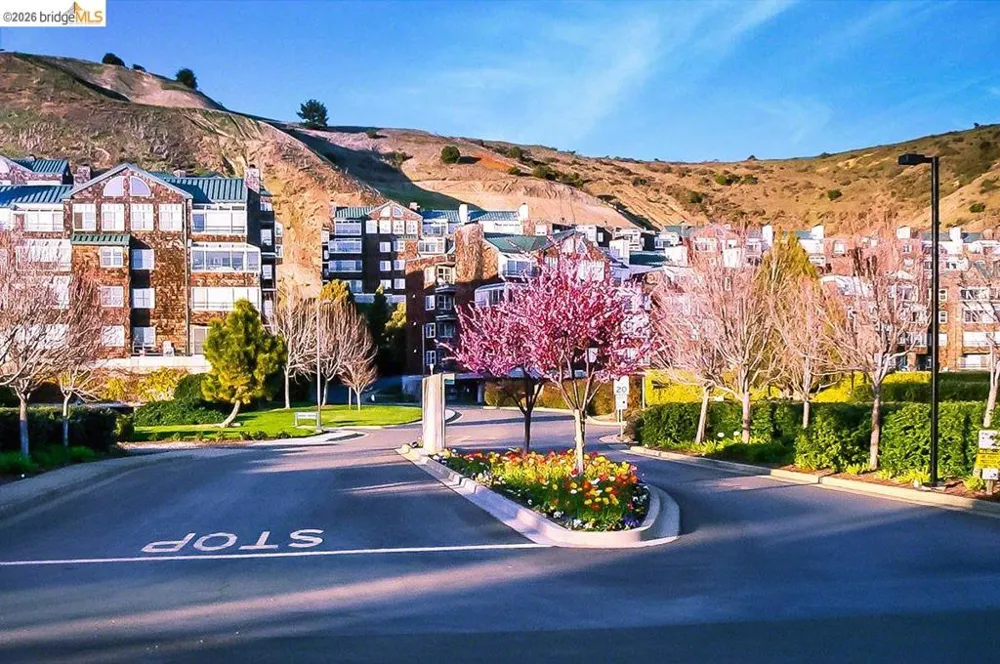 1400 Pinnacle Ct #401 Richmond, CA 94801