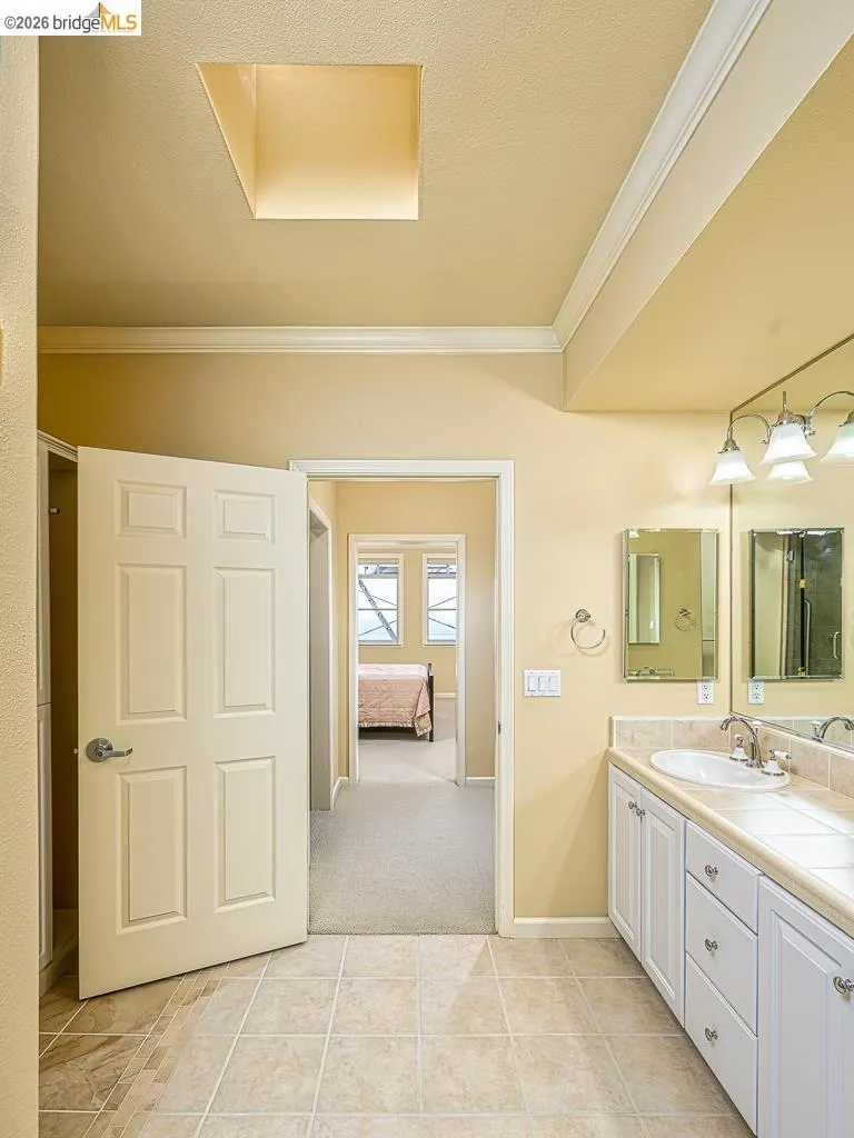 1400 Pinnacle Ct #401 Richmond, CA 94801