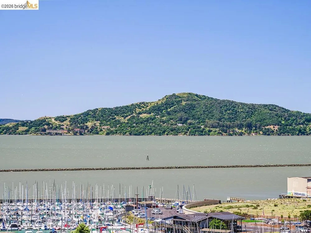 1400 Pinnacle Ct #401 Richmond, CA 94801