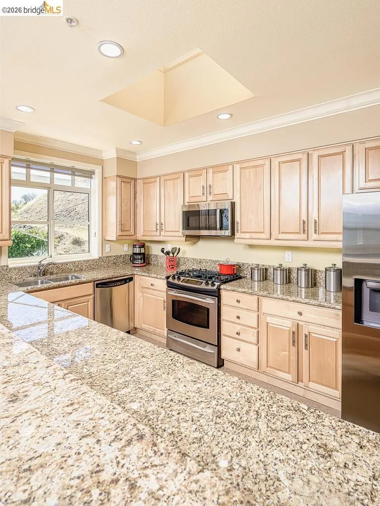 1400 Pinnacle Ct #401 Richmond, CA 94801