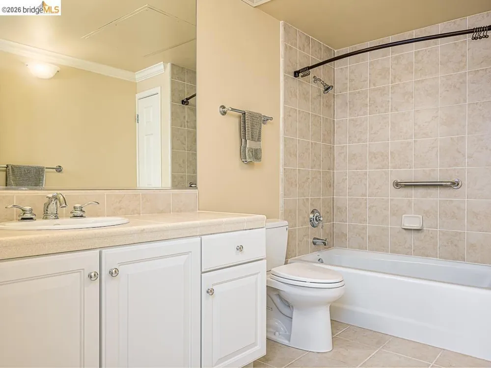1400 Pinnacle Ct #401 Richmond, CA 94801