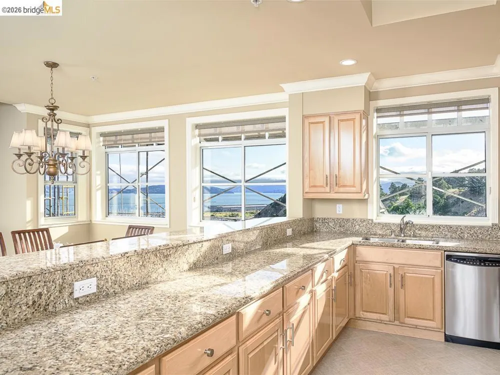 1400 Pinnacle Ct #401 Richmond, CA 94801