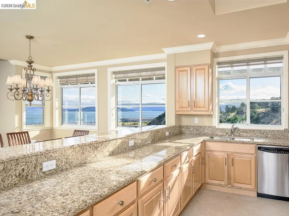1400 Pinnacle Ct #401 Richmond, CA 94801