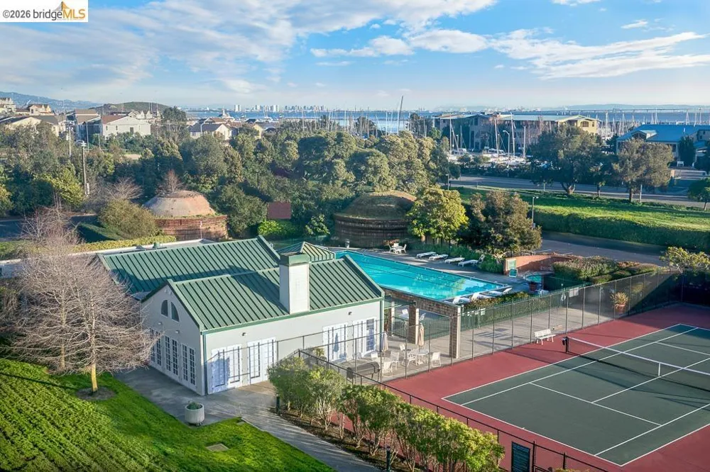 1400 Pinnacle Ct #401 Richmond, CA 94801