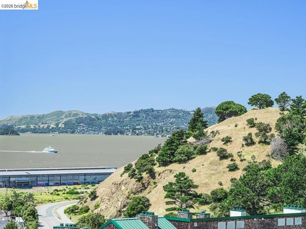 1400 Pinnacle Ct #401 Richmond, CA 94801