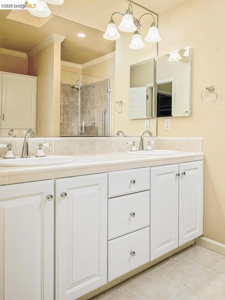 1400 Pinnacle Ct #401 Richmond, CA 94801