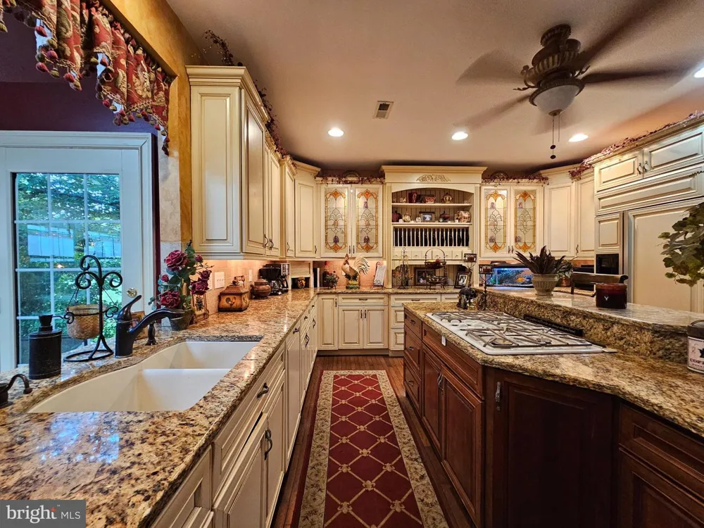 30 MELCHOR DRIVE Easton, PA 18042