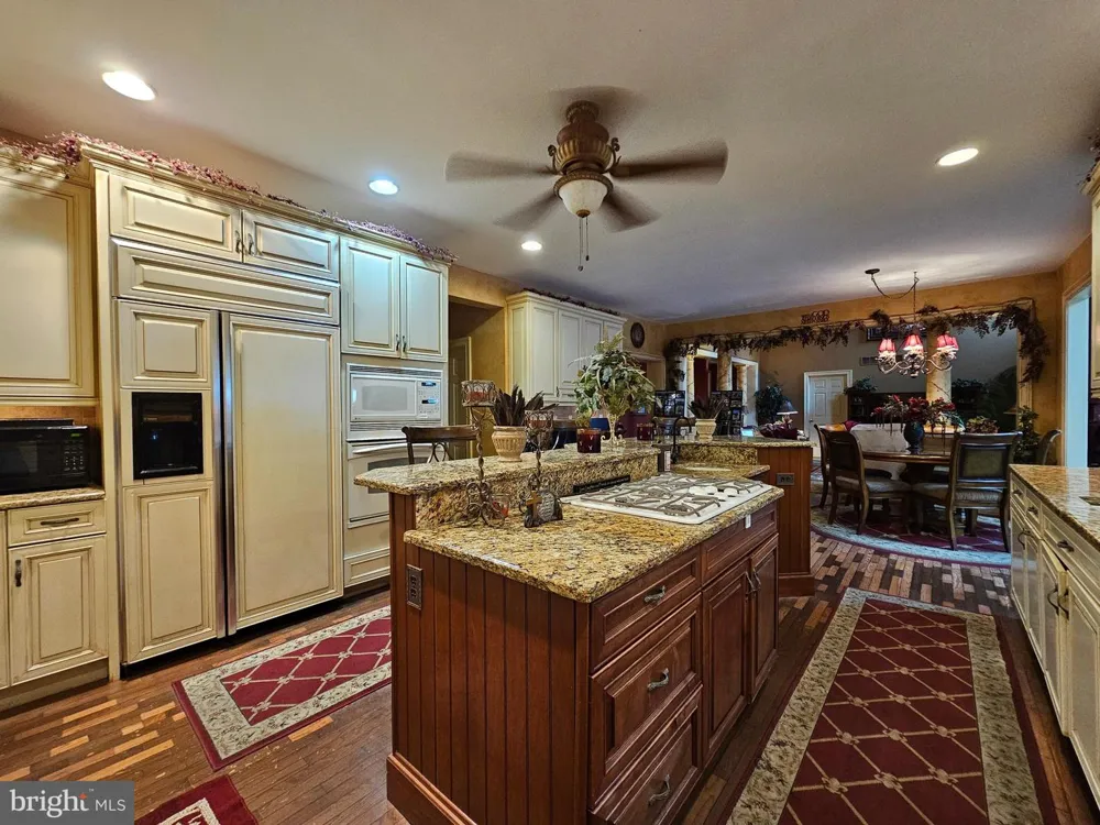 30 MELCHOR DRIVE Easton, PA 18042