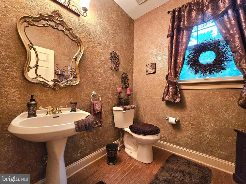 30 MELCHOR DRIVE Easton, PA 18042