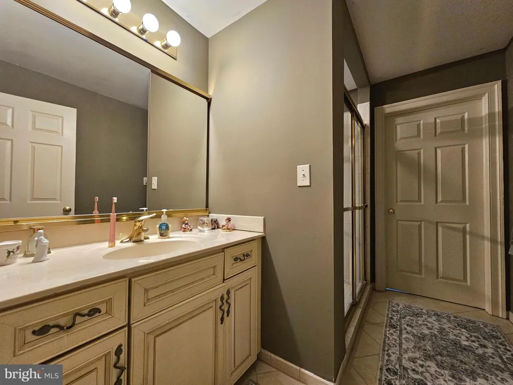 30 MELCHOR DRIVE Easton, PA 18042