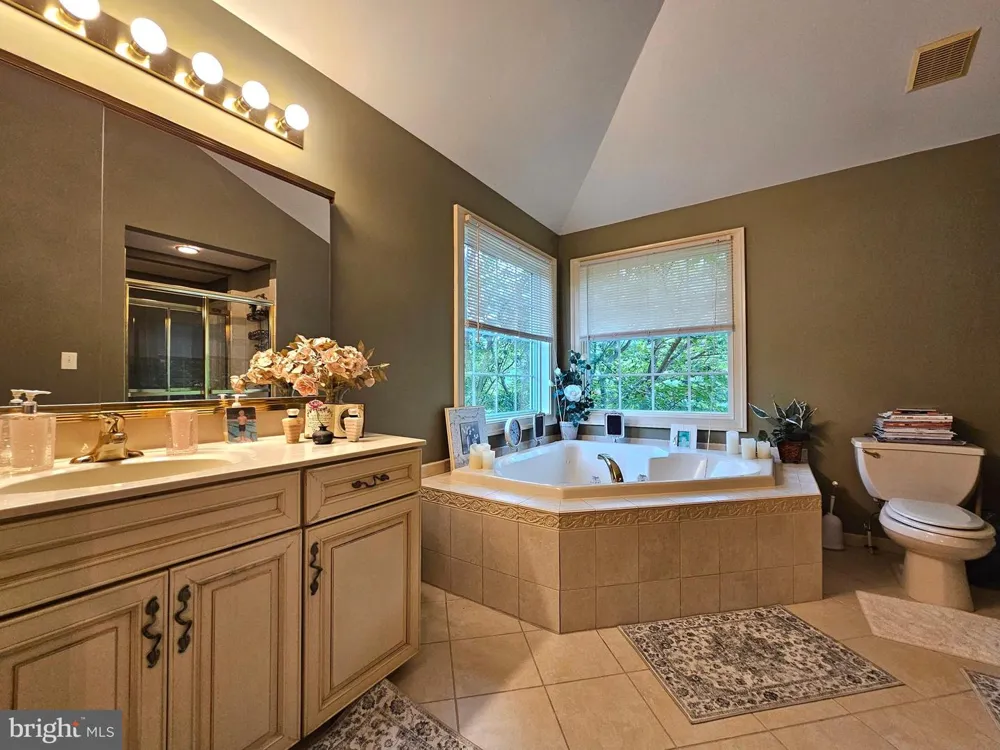 30 MELCHOR DRIVE Easton, PA 18042