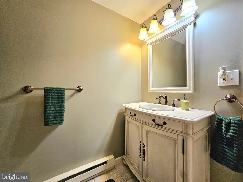 30 MELCHOR DRIVE Easton, PA 18042