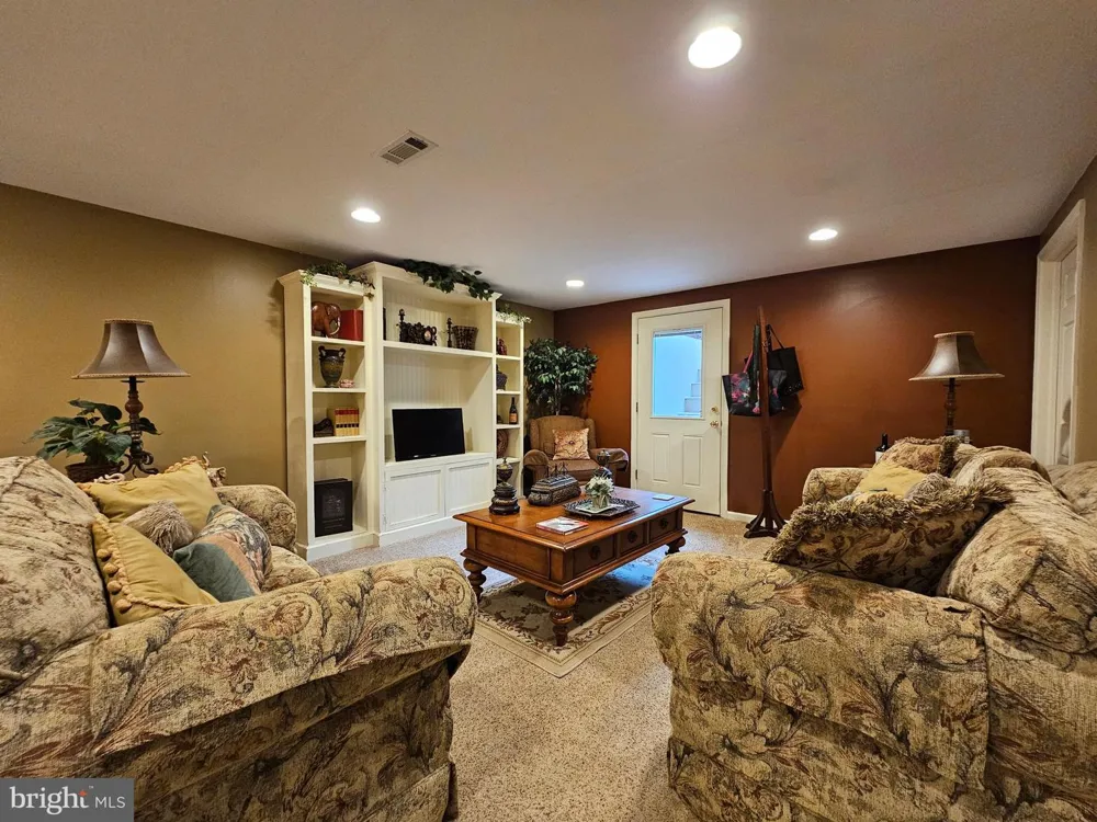 30 MELCHOR DRIVE Easton, PA 18042