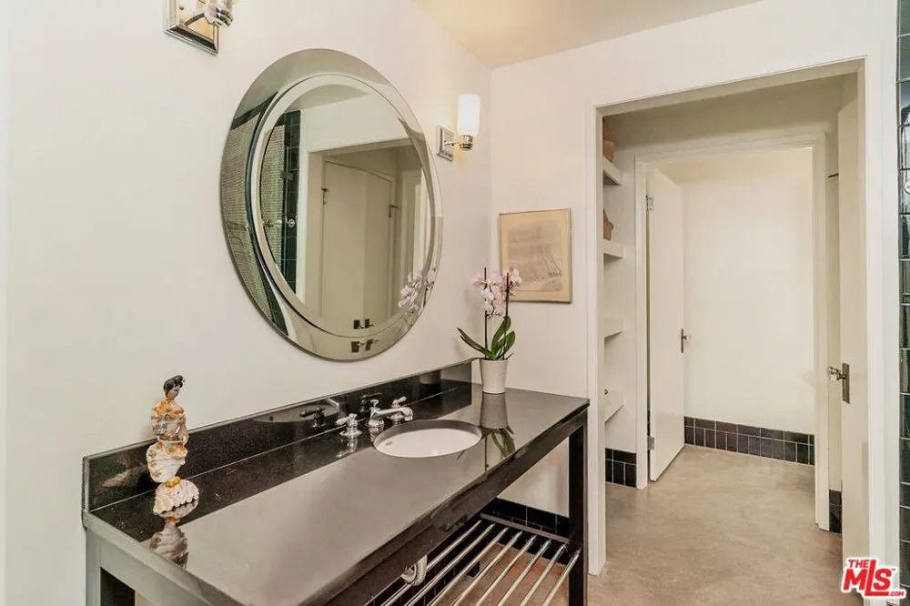 849 S Broadway #202 Los Angeles, CA 90014