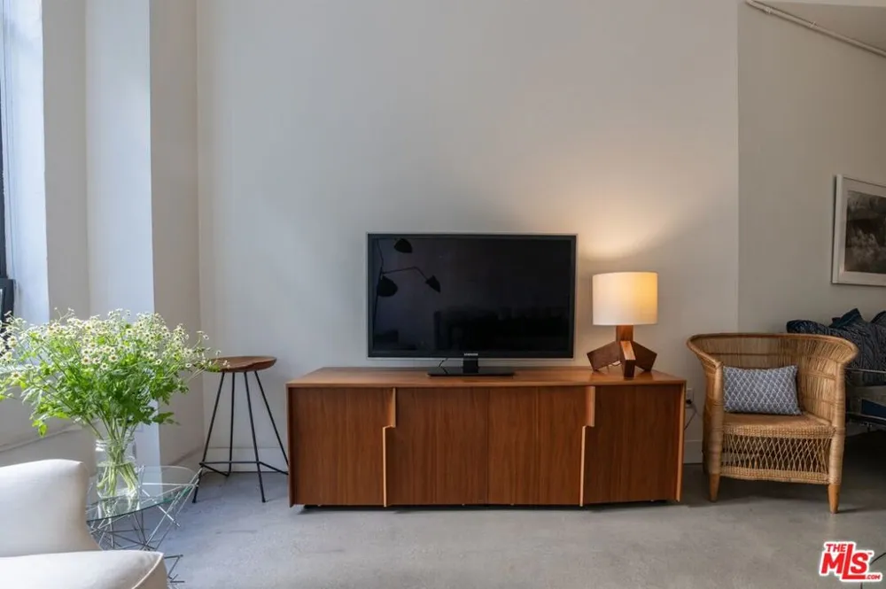 849 S Broadway #202 Los Angeles, CA 90014
