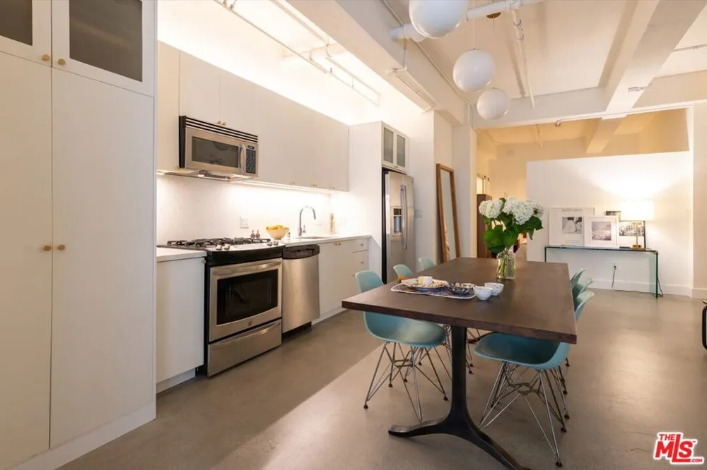 849 S Broadway #202 Los Angeles, CA 90014
