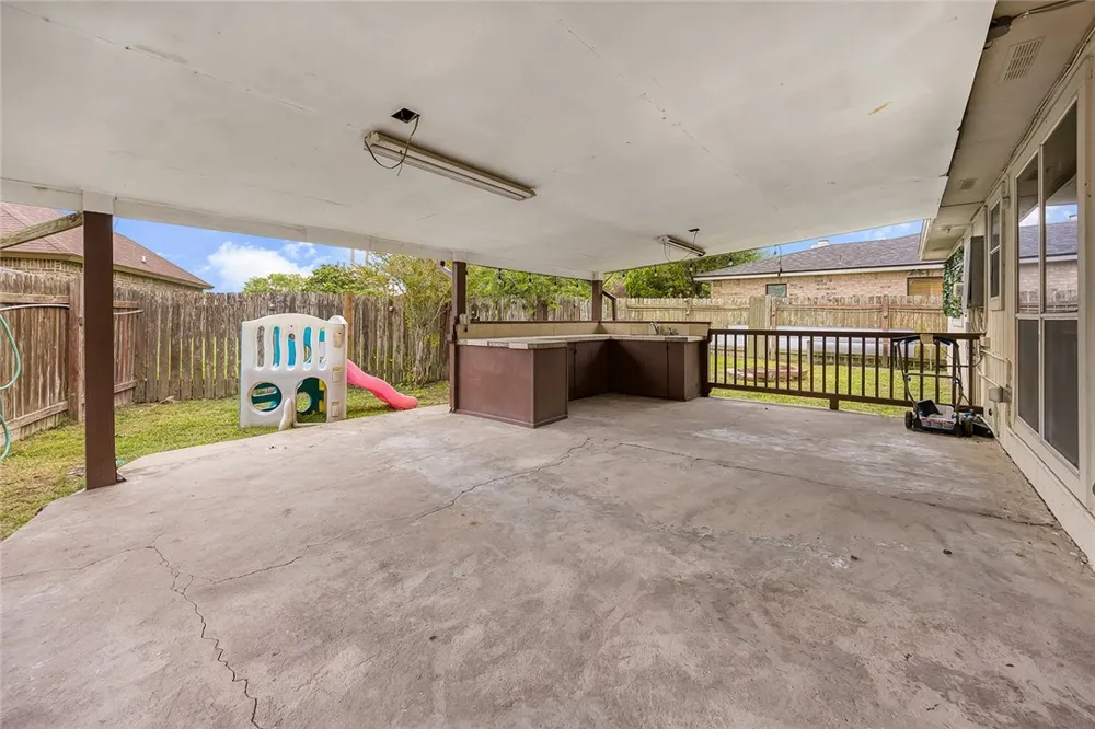 5444 Cypress Kingsville, TX 78363