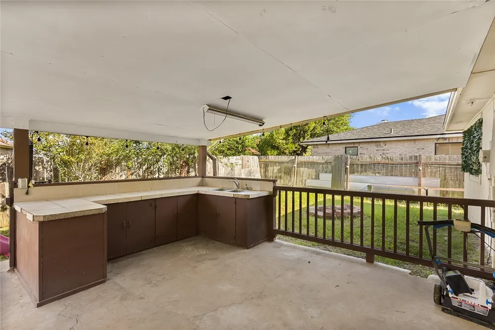 5444 Cypress Kingsville, TX 78363