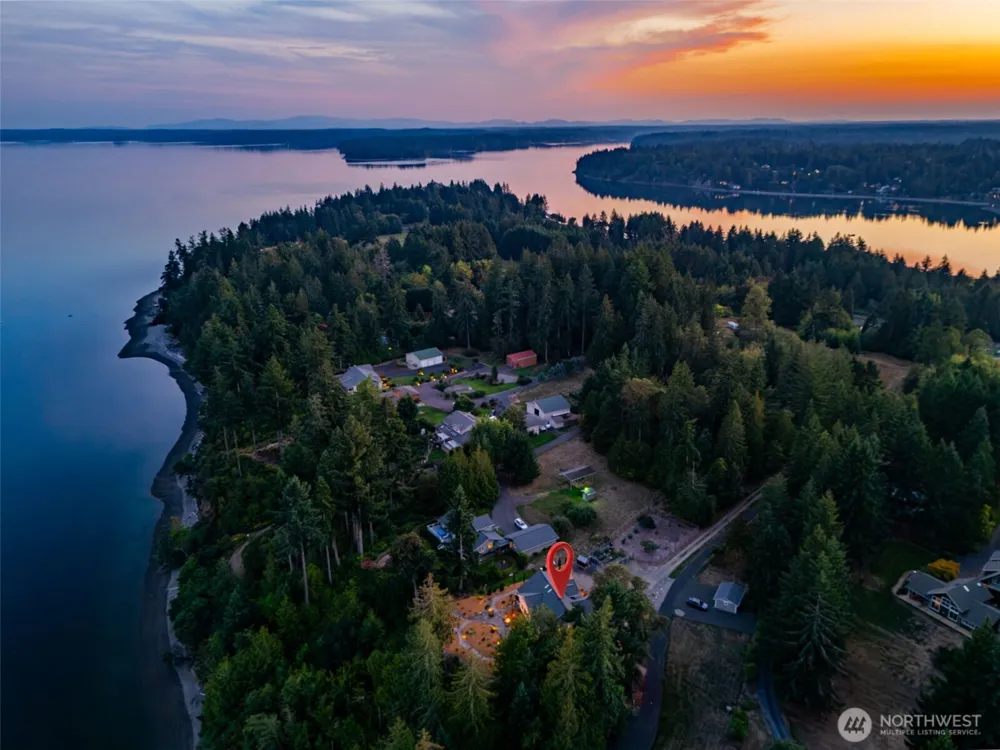 211 E Vineyard Crest Road Grapeview, WA 98546